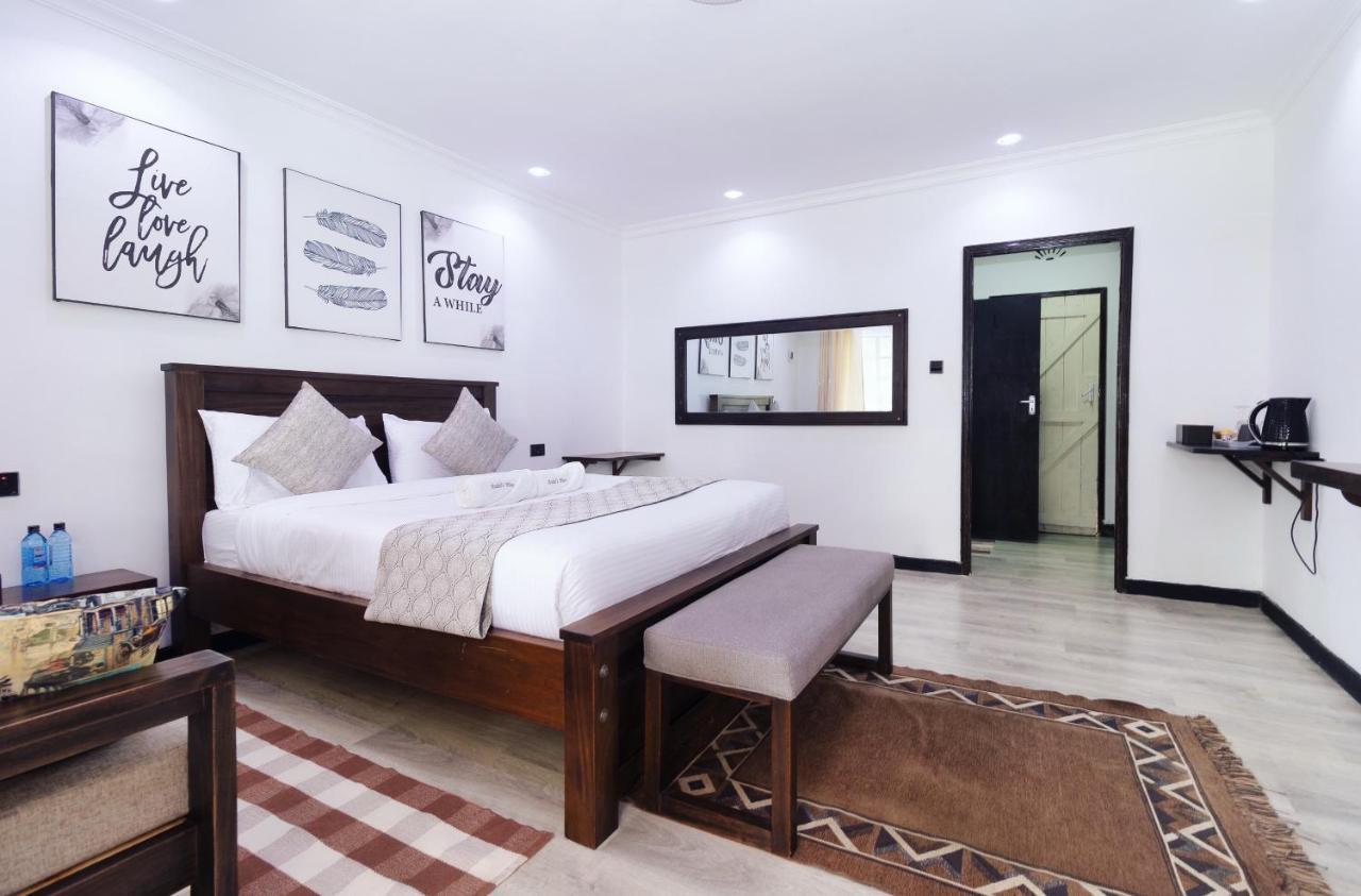נאניוקי Arabel'S Place Riverside Villas מראה חיצוני תמונה
