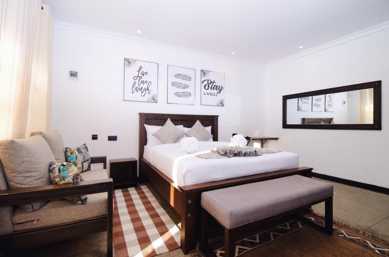 נאניוקי Arabel'S Place Riverside Villas מראה חיצוני תמונה